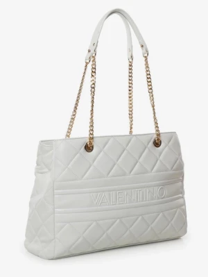 Valentino väska vit - Vit valentino väska i nyskick. Mycket fint skick perfekt skol/plugg väska. Säljer pga fick en ny i födelsedags present
