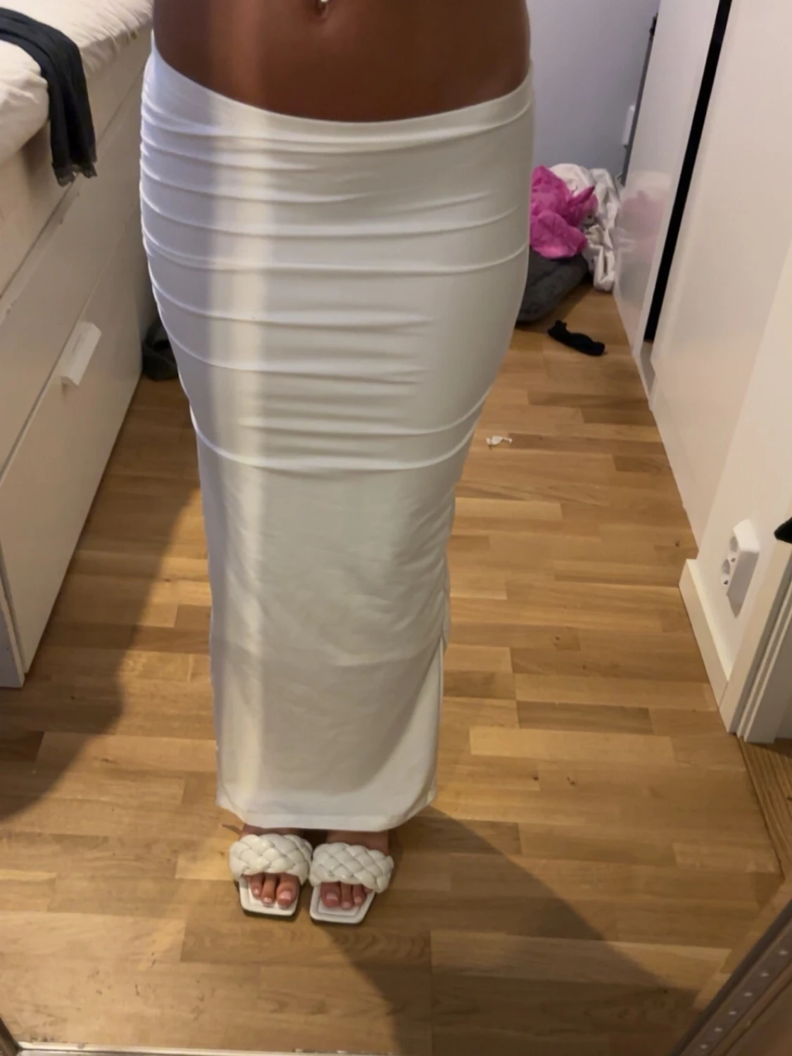Vit långkjol med slits