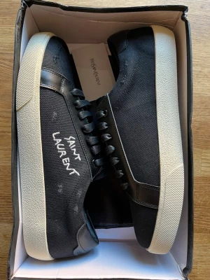 Saint Laurent skor - Svarta Saint Laurent skor. Helt nya! Kom privat för flera frågor!