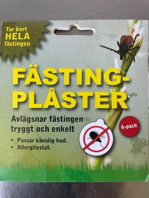 Fästingplåster 6-pack oöppnad  - Fästingplåster som enkelt och tryggt tar bort hela fästingen. Passar känslig hud och är allergitestat. Förpackningen innehåller 6 plåster och är perfekt att ha med sig utomhus under sommaren. Cs pris i butik 110:- 