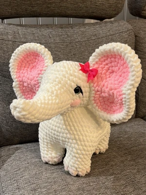 Virkad elefant  - Handgjord virkad söt elefant 