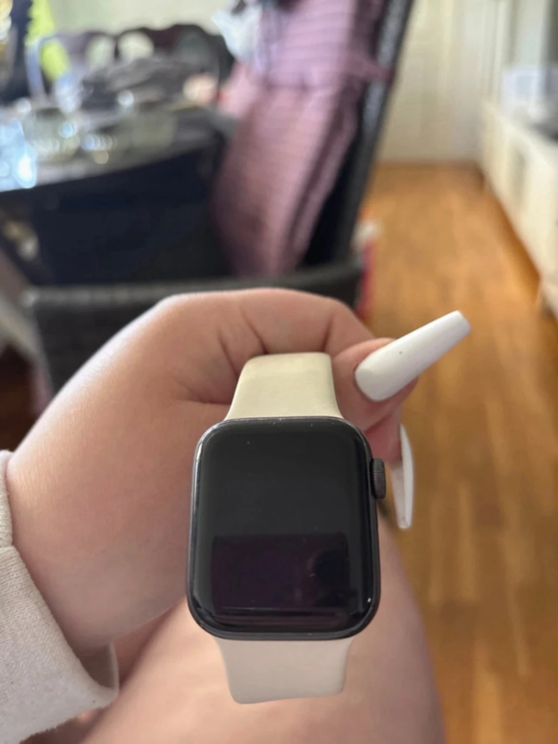 Apple Watch med vit silikonrem - 4