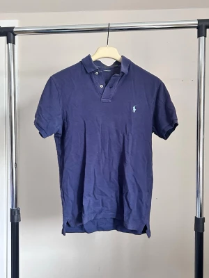 Ralph Lauren Piké - Skick 8/10 / Inga synliga defekter / Storlek S, Liten M / Pris diskuterbart/ Hör av dig vid frågor!