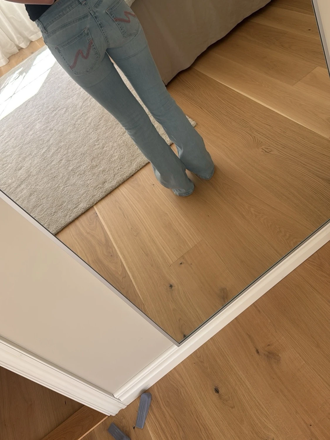 Ljusblå bootcut jeans från Nelly - 1