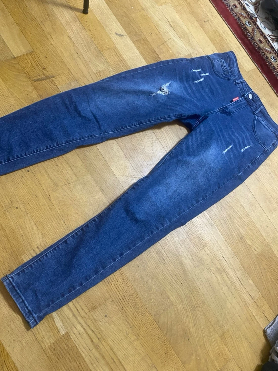 Blå  jeans med slitningar - 3