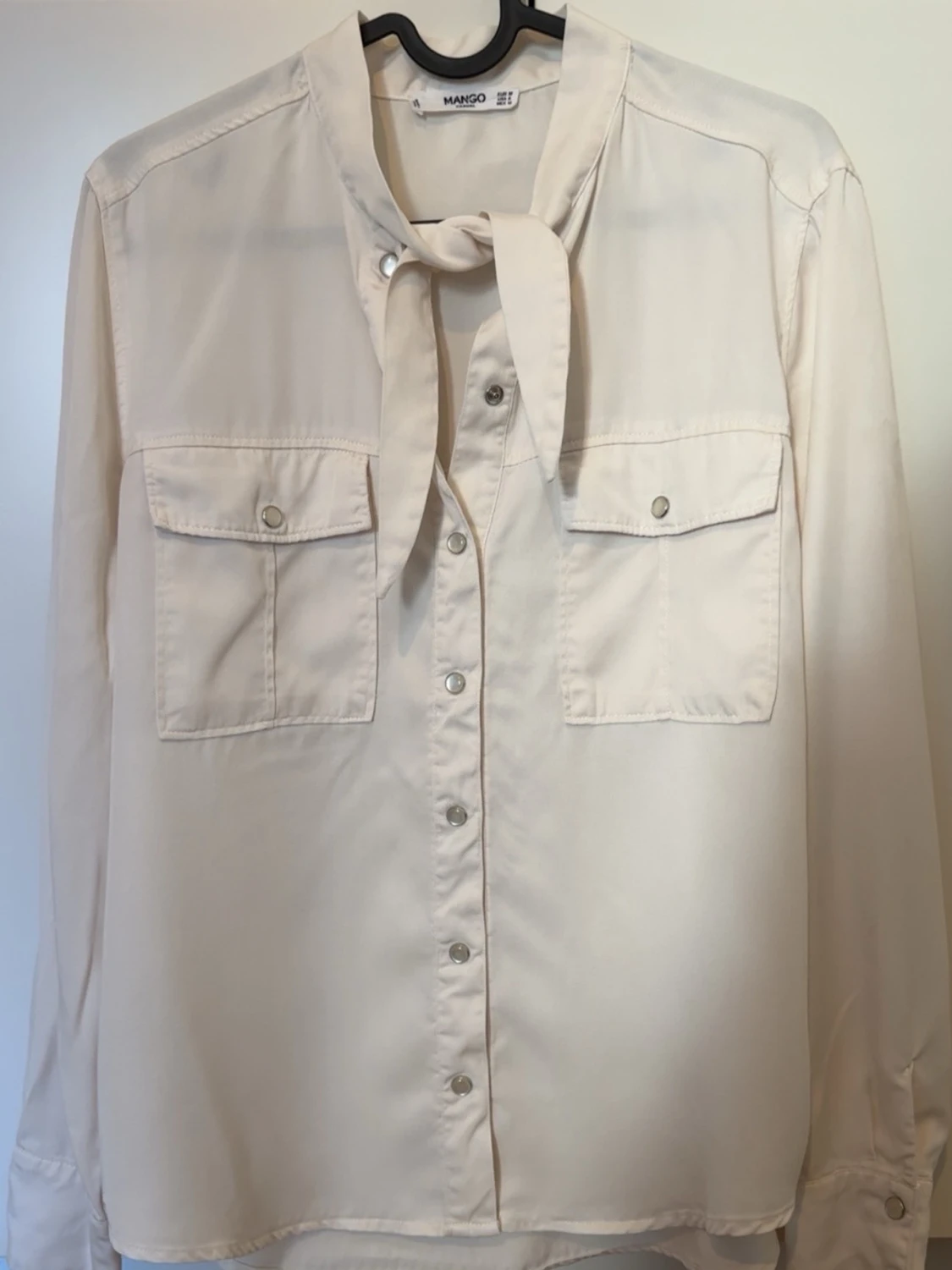 Vit blus med knytband från Mango M - 3