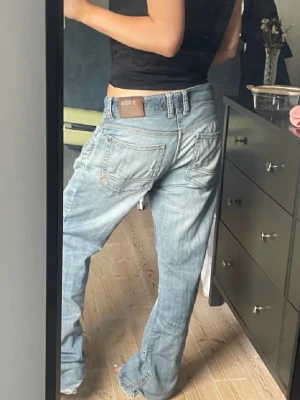 Loose fit jeans - Säljer ett par snygga overzised jeans💕!lånade bilder!