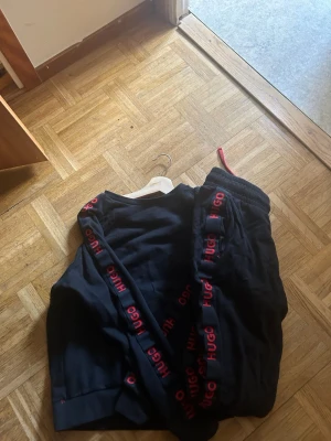 Märkeskläder storförsäljning - Massa av kläder till storförsäljning! Upphämtning i fridhemsplan stockholm.