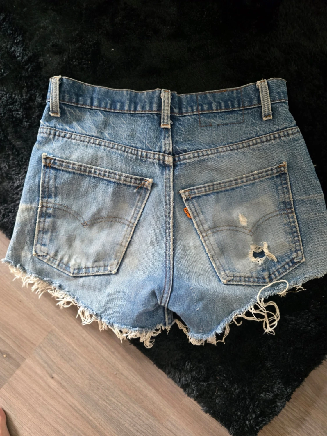 Levis vintage slitna jeansshorts med fransar - 2