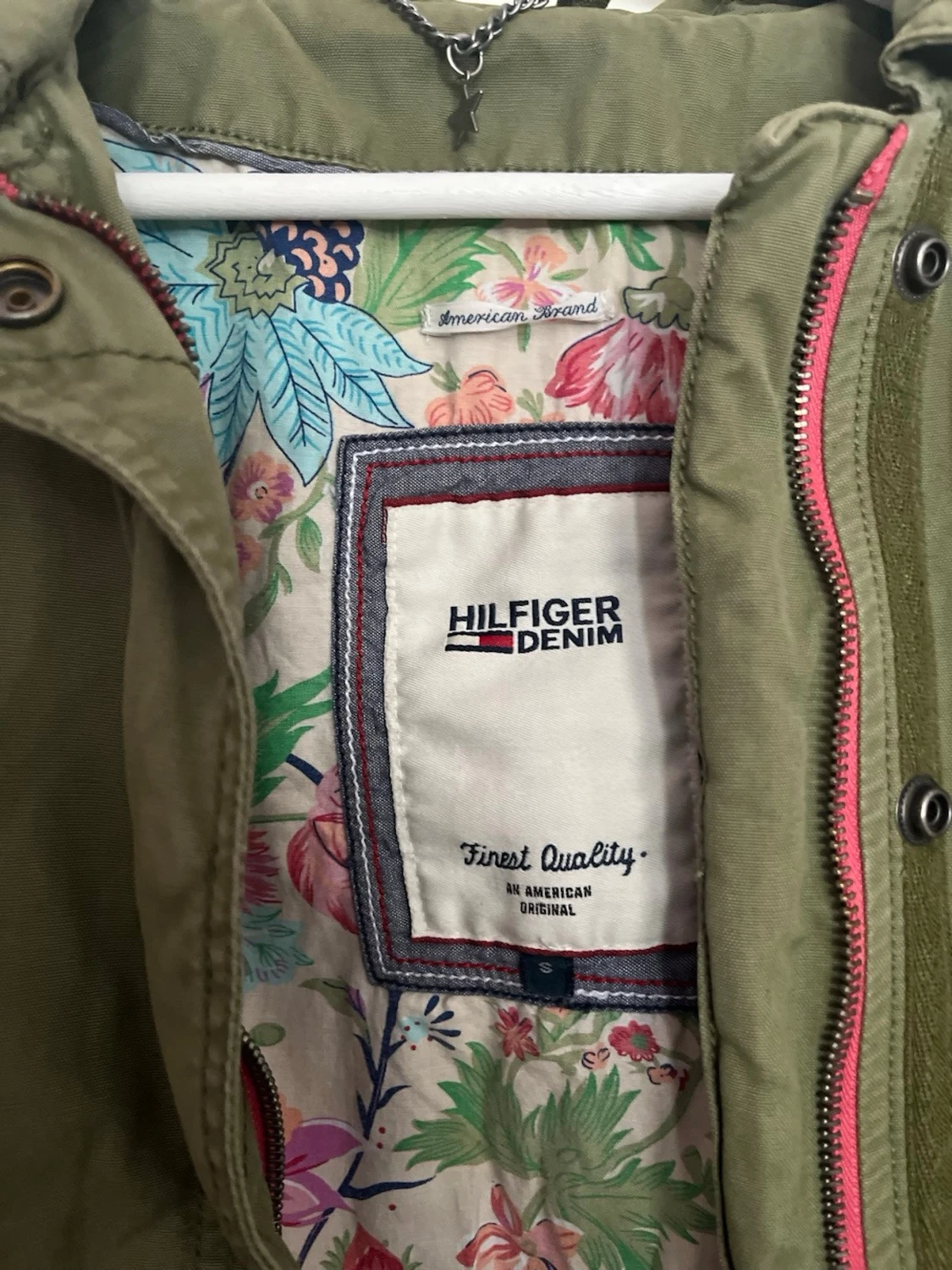 Olivgrön jacka med spetsdetaljer - 3