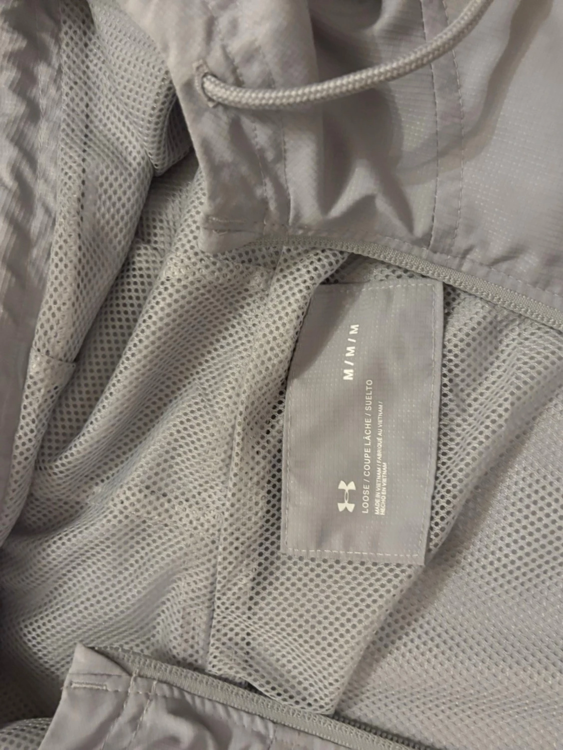 Grå vindjacka från Under Armour - 1