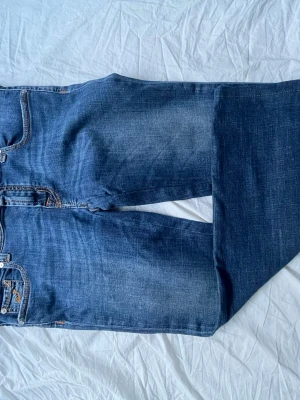 Jacob cohen jeans - Säljer då de var för små de är storlek 32 men sitter lite litet. Väldigt bra kvalitet skriv vid minsta fundering 