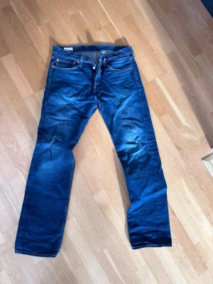 Levi’s 501or  - Säljer dessa då dom inte används på ett par år, dom är otroligt bra skick. Dom är W31/L32. Skriv vid intresse!!
