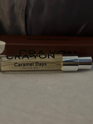 Crayon - Caramel Days  - Endast testad, säljer den då doften inte passar mig 