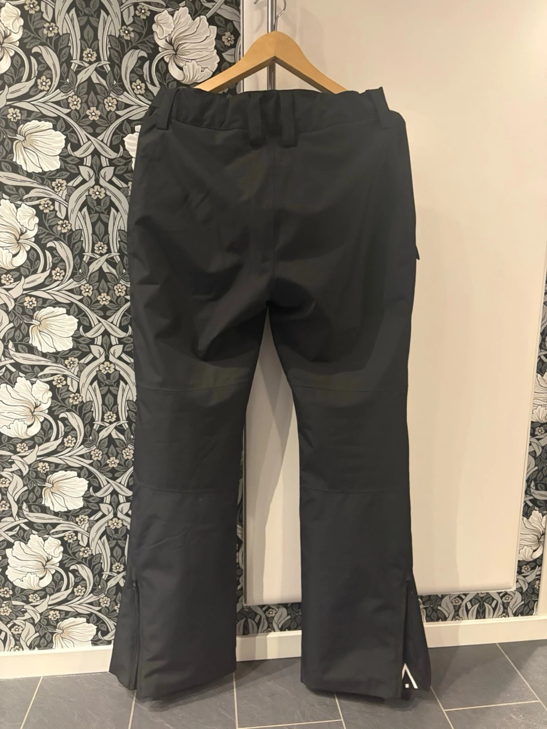 Svarta täckbyxor från wearcolour - 1