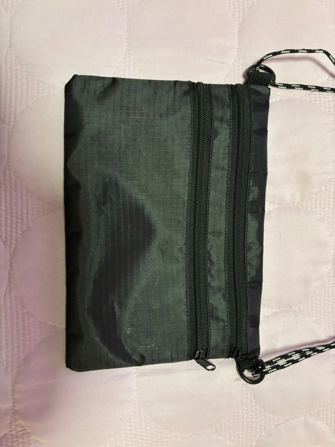 Svart axelväska med dragkedja - 2