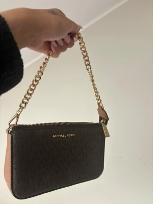 Michael kors väsla - Micael kors väska 