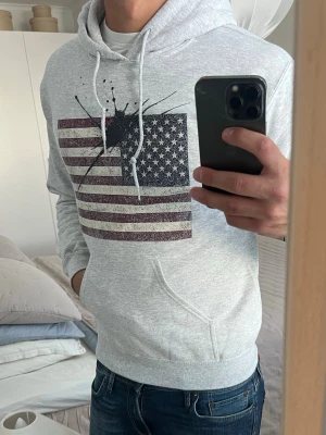 Concrete ink hoodie  - Nytt skick 