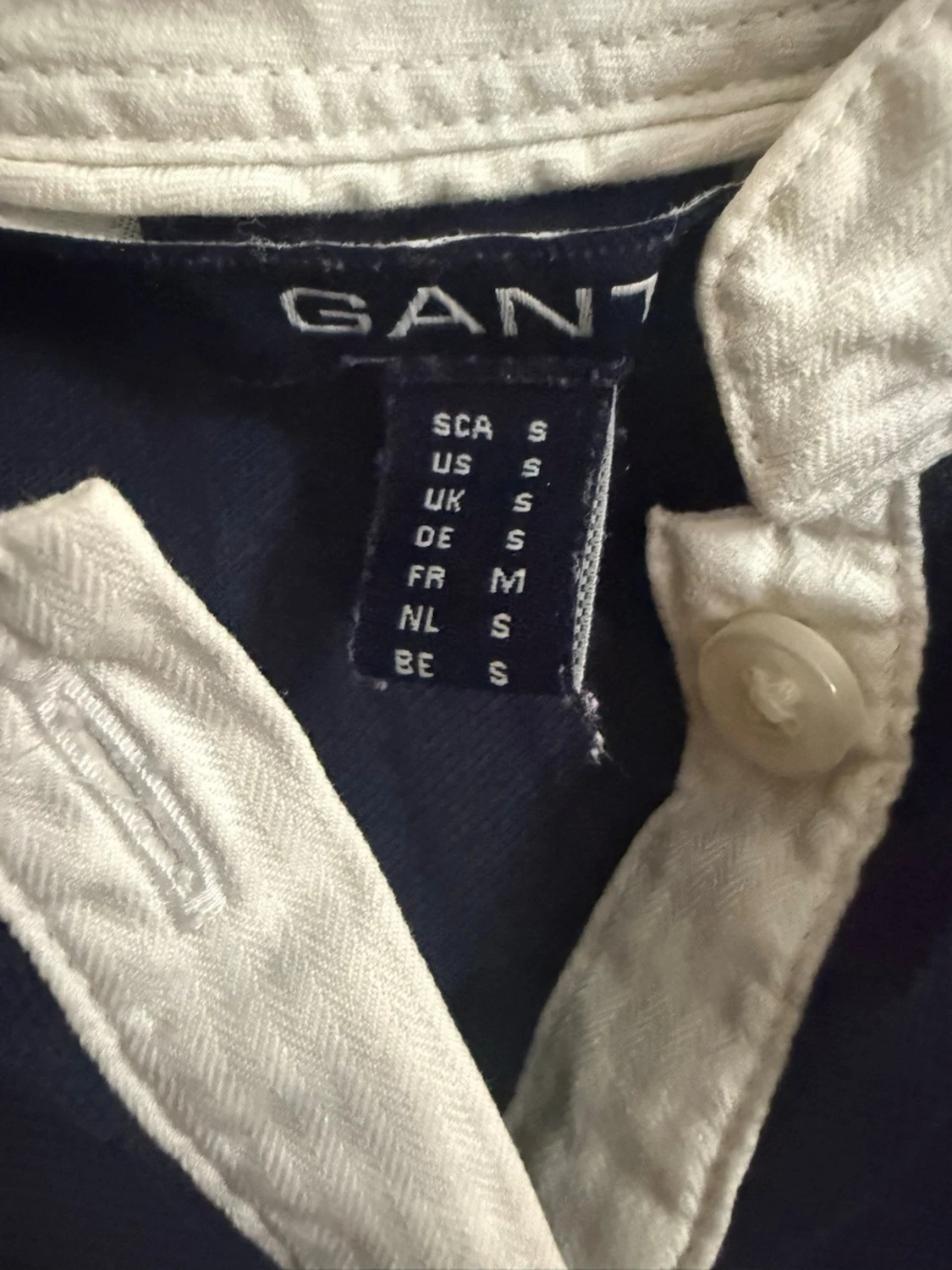 Marinblå kortärmad topp från Gant - 4