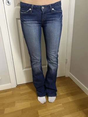 Big Blue Flared Dam Jeans Blå - Jättefina utsvängda jeans 👖 strl W28, L34