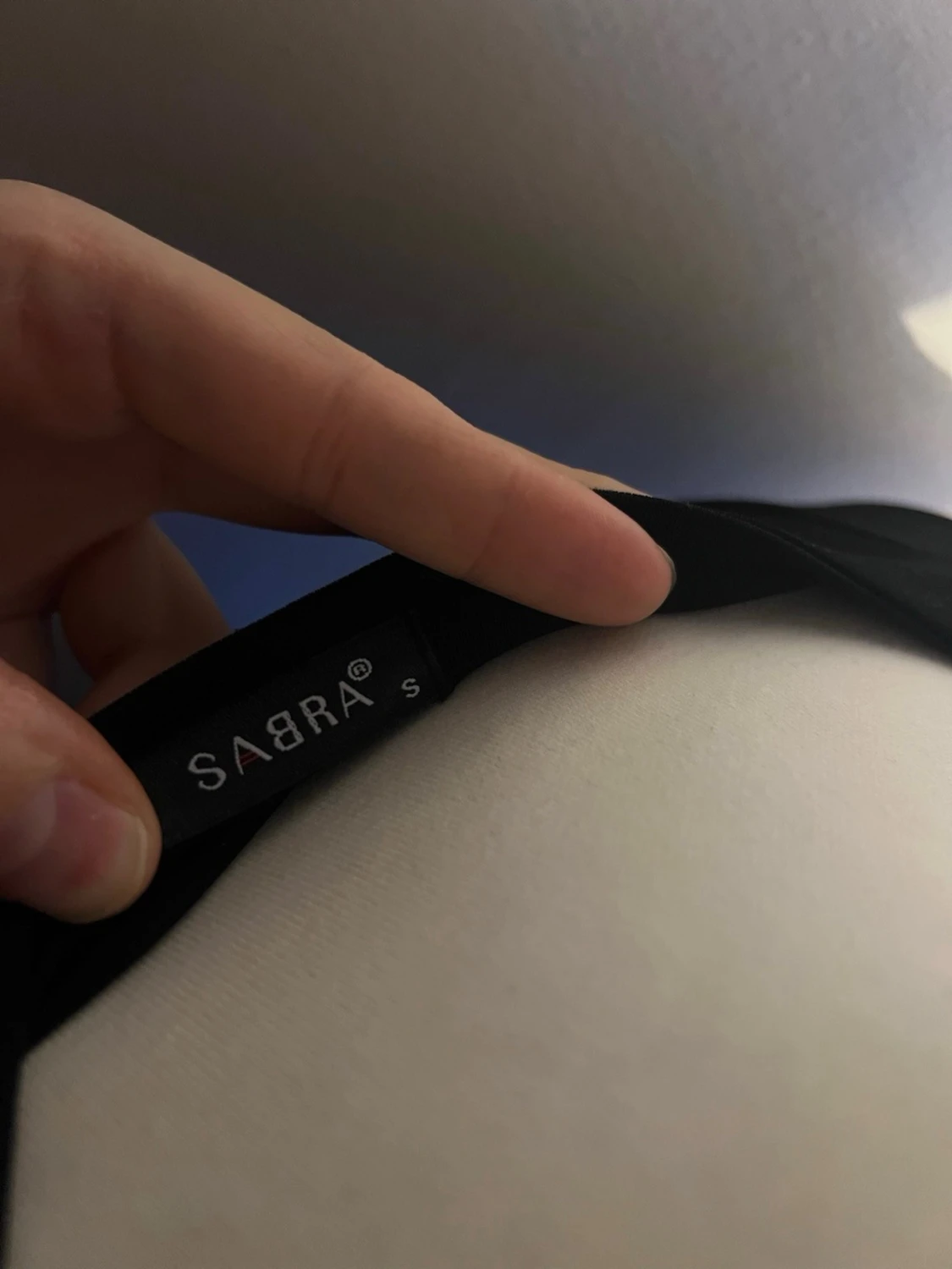 Svart klänning med paljettdetaljer - 4