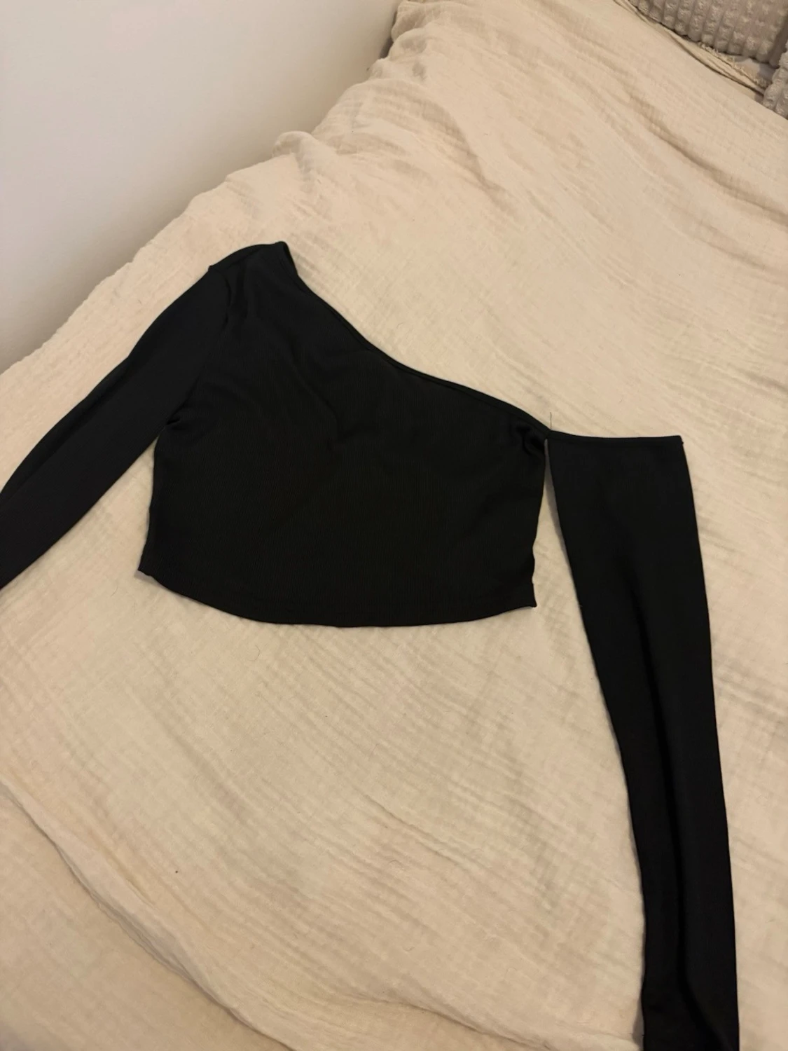 Svart oneshoulder topp från shein  - 1