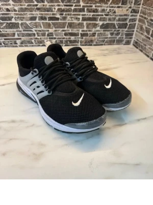 Nike Presto - Snygga svarta Nike Presto, gammla modellen, riktigt sköna, säljs inte längre, STORLEK 43