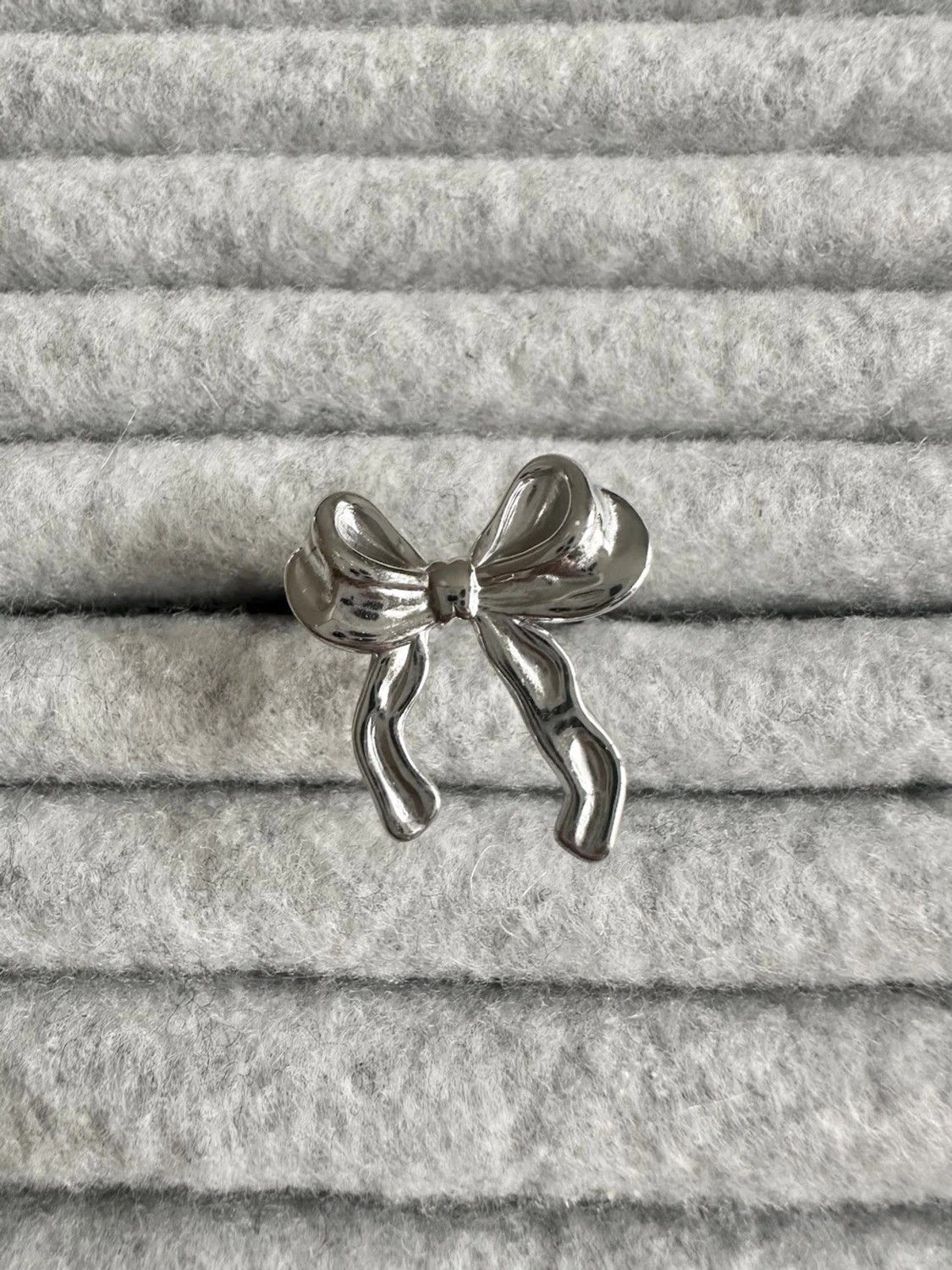 Bowtie ring
