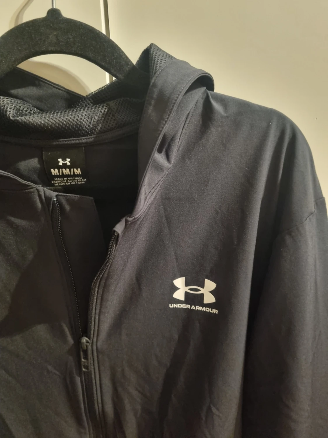 Svart vindjacka från Under Armour - 1