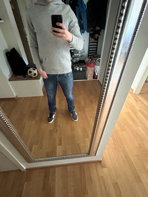 100% merinoull luvtröja - 100% merinoull luvtröja i storlek S. Nyskick