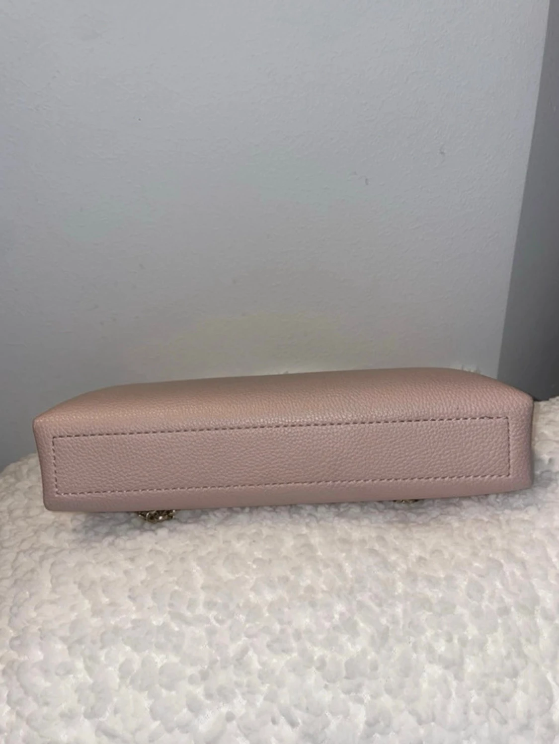 Ljusrosa kuvertväska från Guess - 1