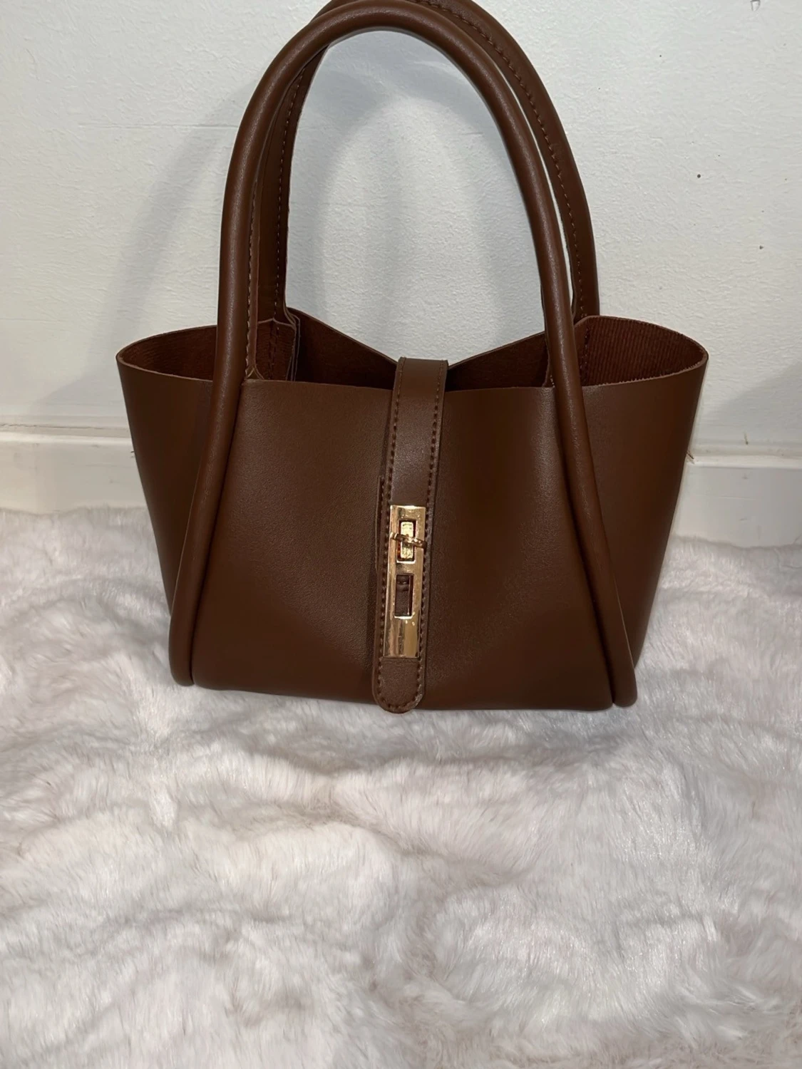 Brun handväska i läderlook