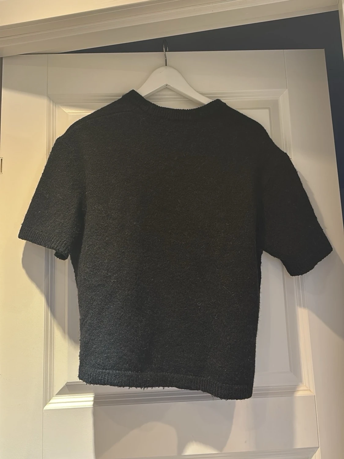 Svart stickad t-shirt - 1