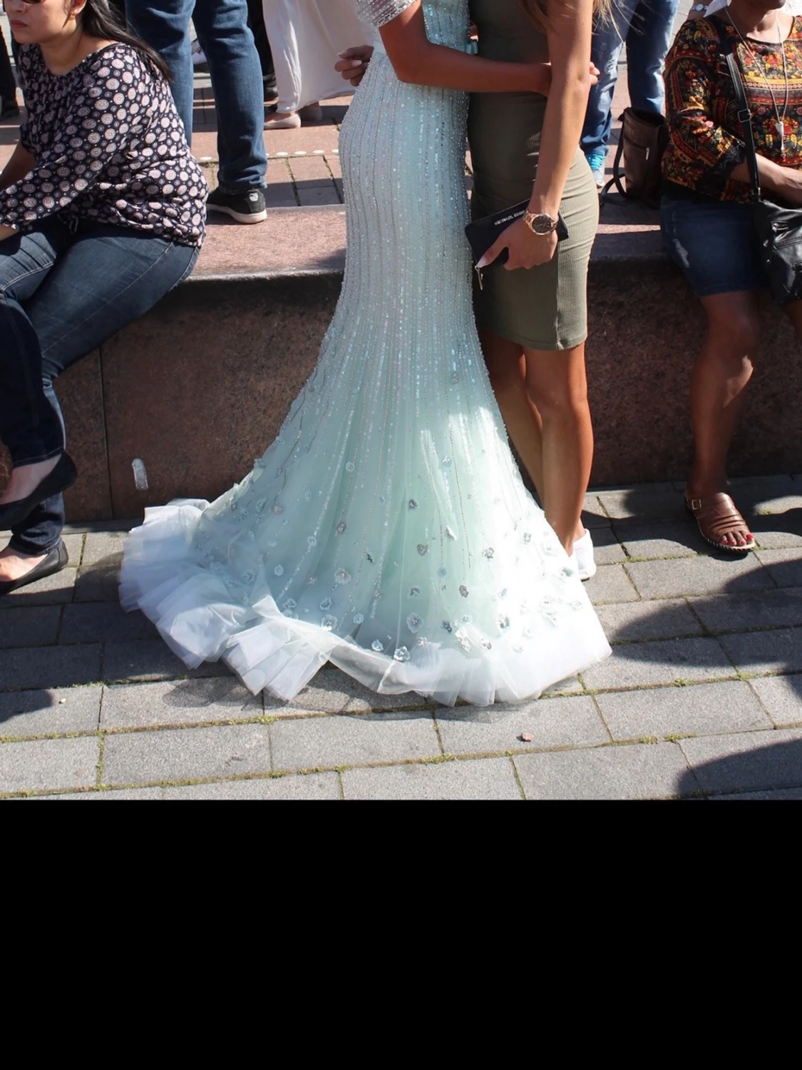 Ljusblå långklänning med paljetter från Dressroom Linne - 4