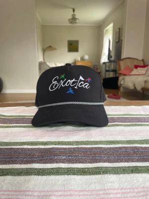 Golfkeps  - Snygg  Golfkeps perfekt till sommaren. Har fler kepsar och tröjor (NYA) så en bra paket deal kan ordnas.