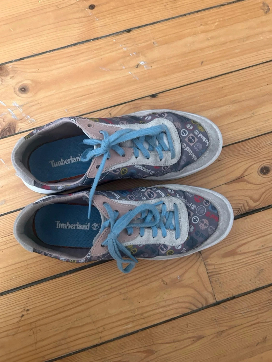 Färgglada Timberland sneakers med mönster - 1