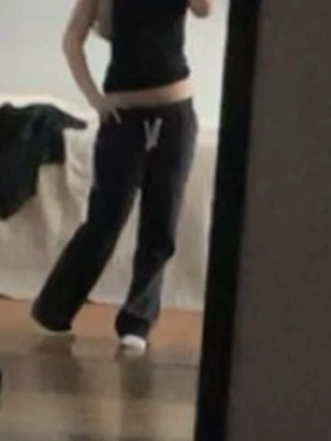 Mörkblå mjukis byxor  - Riktigt sköna russemerch byxor, säljer då de ej kmr t användning 💕