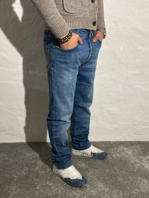 Jacob Cohën Style 688 - Ett par riktigt snygga jeans från Jacob Cohën i storlek W32 i modellen Style 688