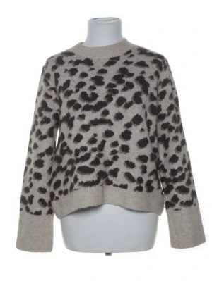 H&M tröja  - Köptes på sellpy men är i väldigt bra skick