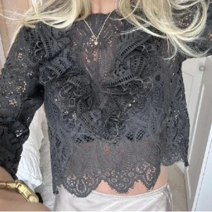 zara blus - snygg blus från zara, pris går att diskutera