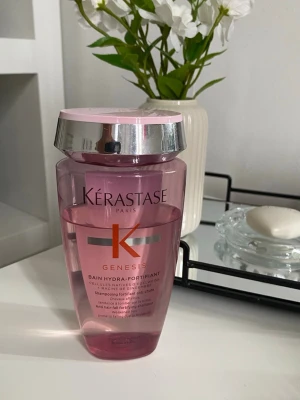 Kérastase Genesis shampoo - Använd men mycket kvar💕 Ett shampoo som hjälper mot håravfall!