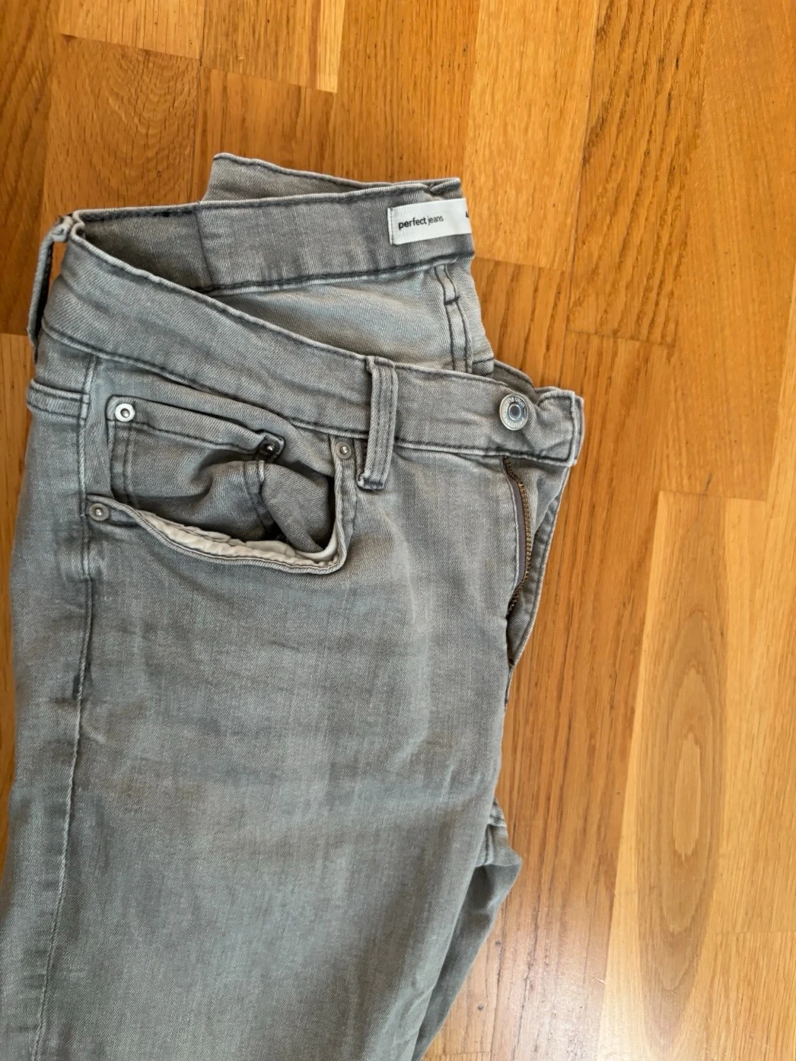 Ljusgrå bootcut jeans - 2