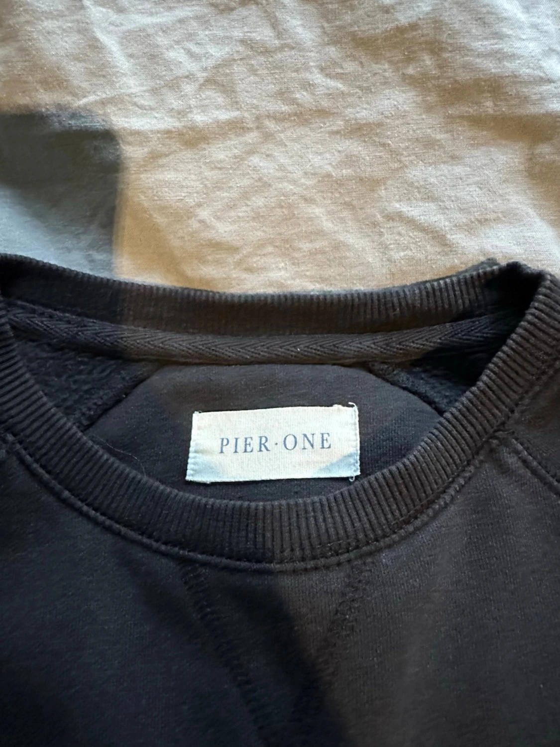 Svart sweatshirt från Pier One - 1
