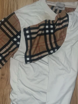 Burberry tshirt - Burberry tshirt