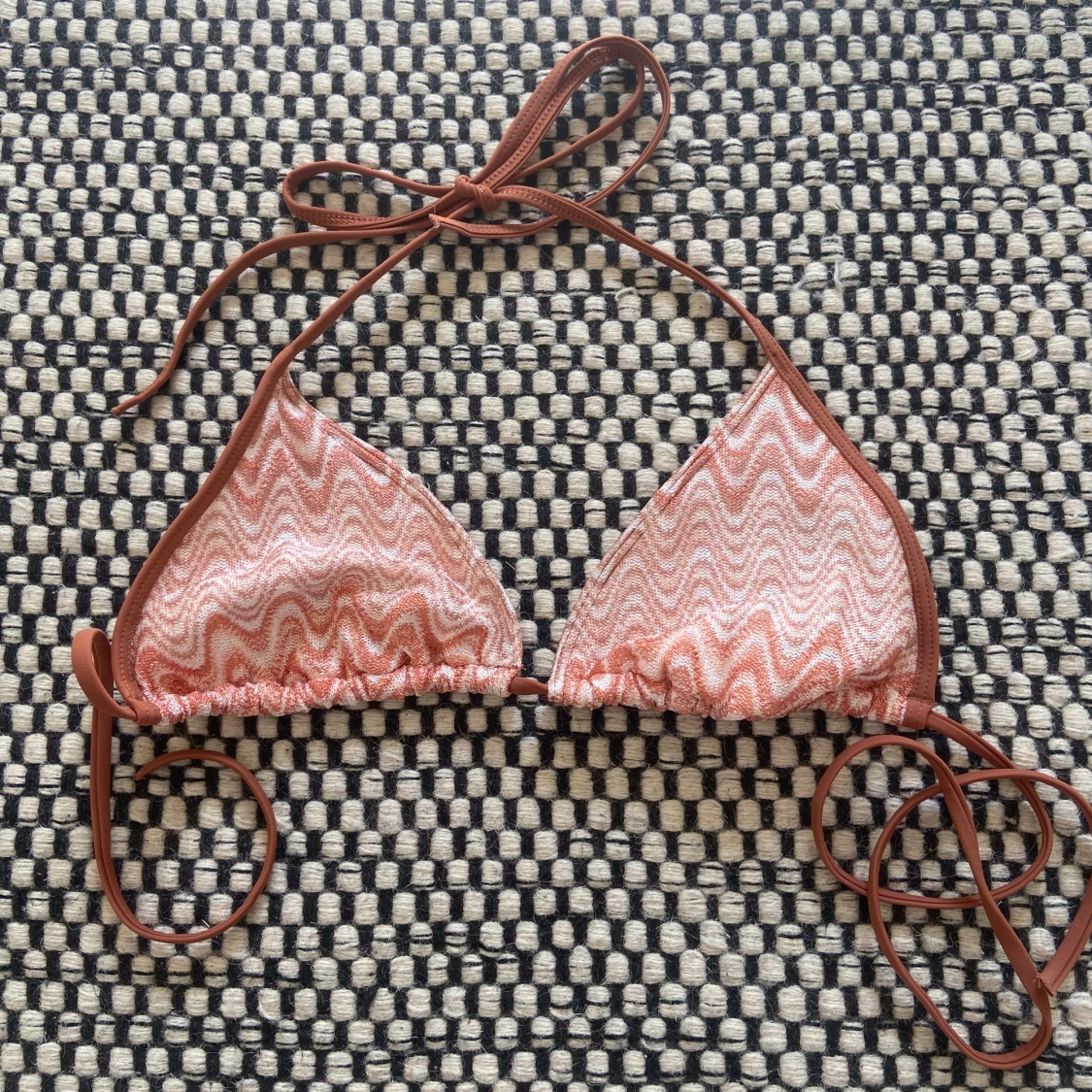 Bikiniöverdel missoniinspererad 