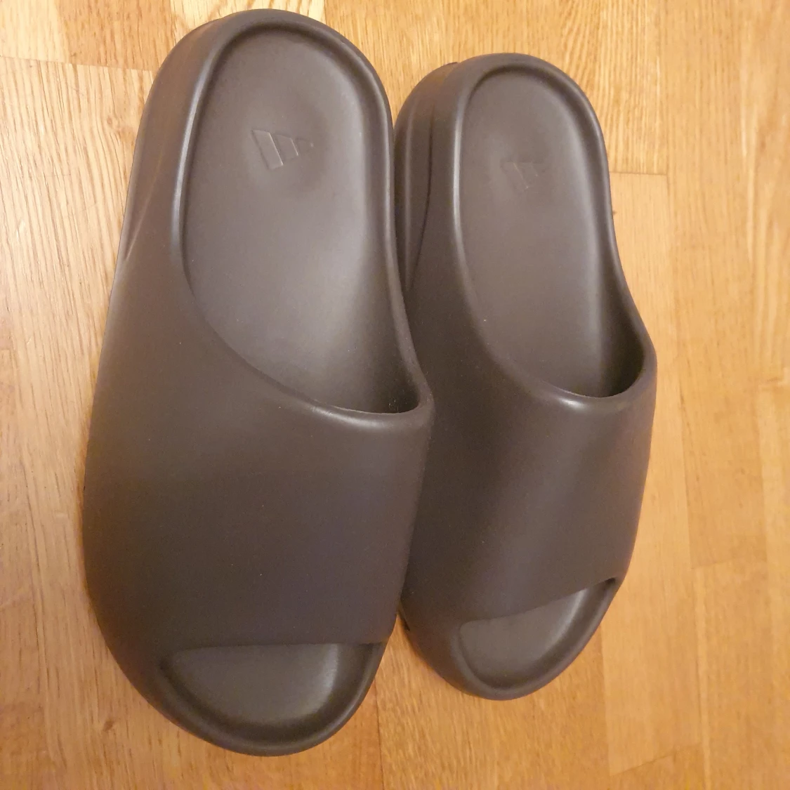 Yeezy slides, brown,  size 38-39 - 91