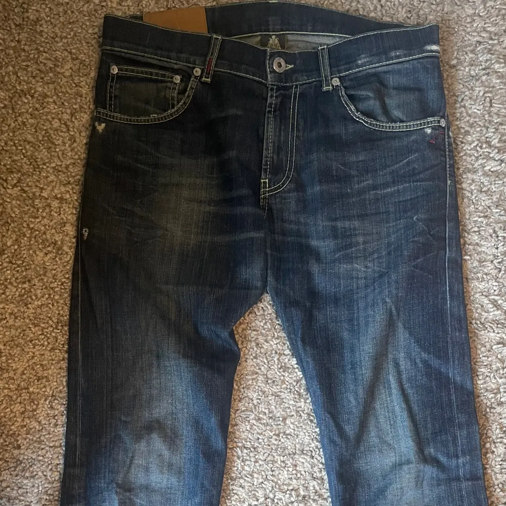 Dondup jeans mörkblå. Jeans & Byxor.