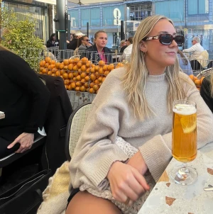 Solglasögon  - Jättesnygga solbrillor från Meller! Lite luftbubblor i sidan på glaset (se bilden), men tycker inte att det stör ✨