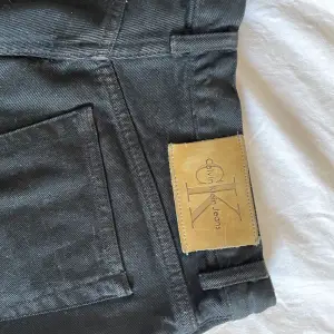 Svarta snygga jeans shorts från ck knappt andvända!