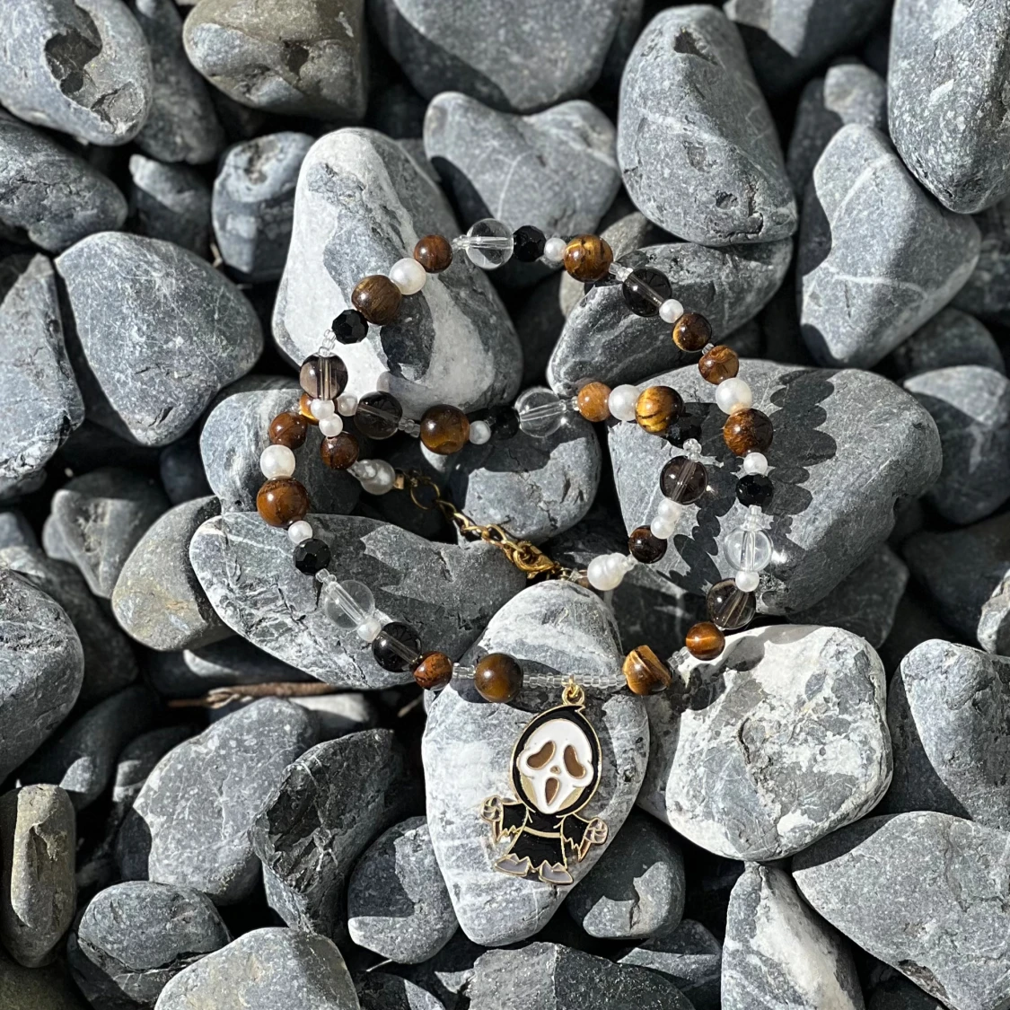 Handgjort halsband med Ghostface🤍 - 90